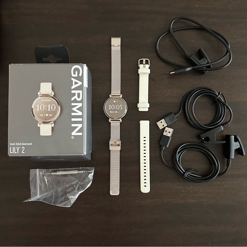 Garmin Lily 2 Cream Gold with Coconut Watch and Accessories